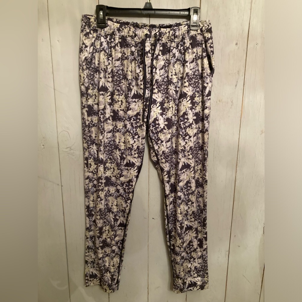 Lululemon Jet Crop Luxtreme (Slim) Crosscourt Petal Black‎ Clarity Yellow Sz 8